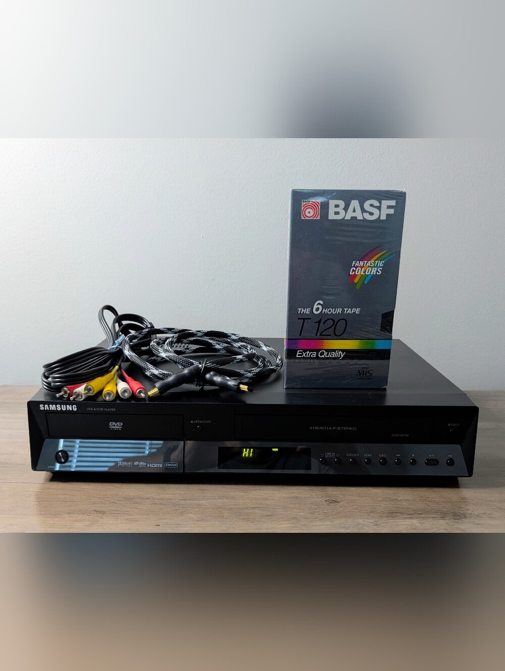 Samsung DVD-V9700 DVD/VCR Player Combo Tested - Works - Comes W/ AV Cable HDMI